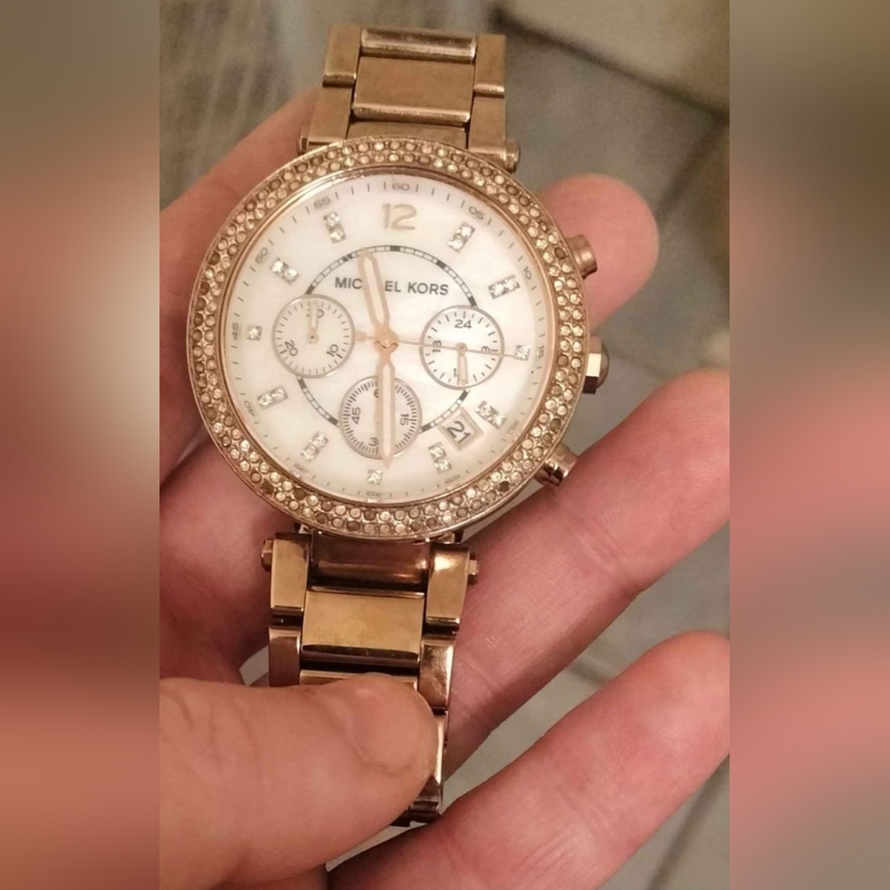 Michael kors Watch (Excellent/Mint Condition)